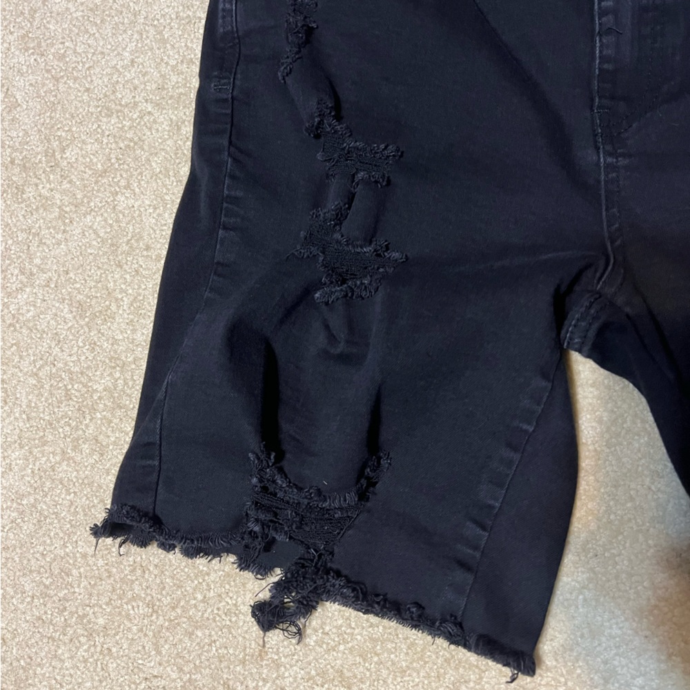 🖤 Hot Topic Distressed Shorts ❤️ - Picture 3 of 7